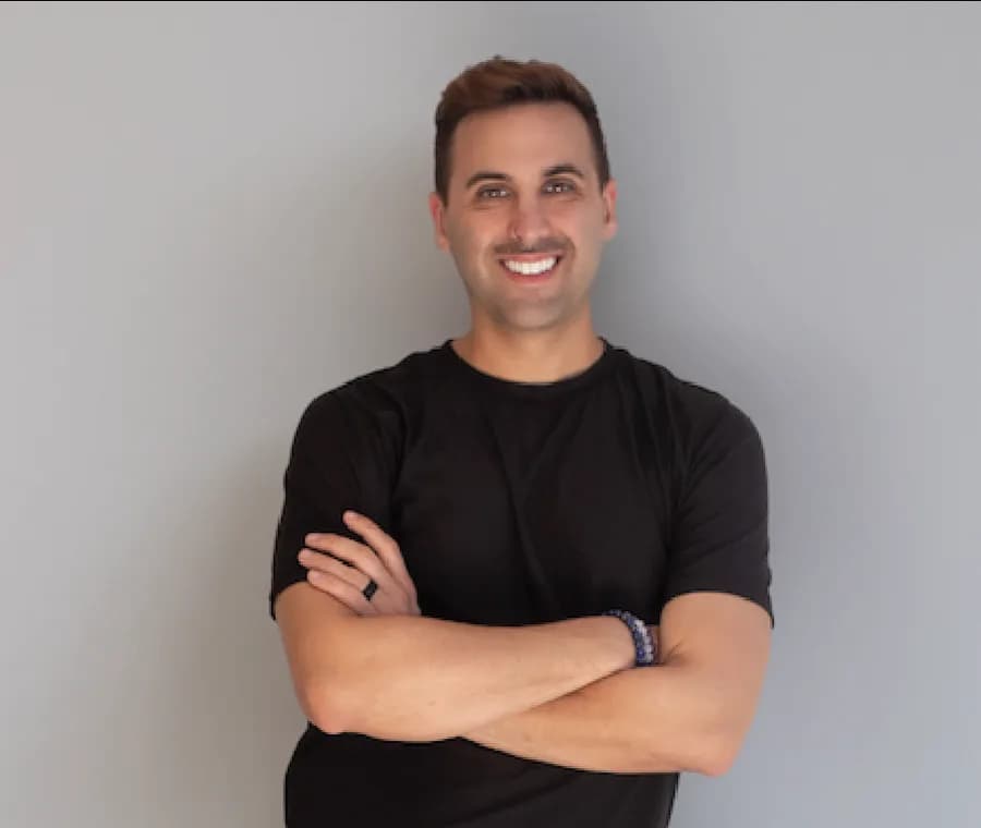 Portrait of Anthony Fontana, Teacher Training behind amfpeakperformance.com