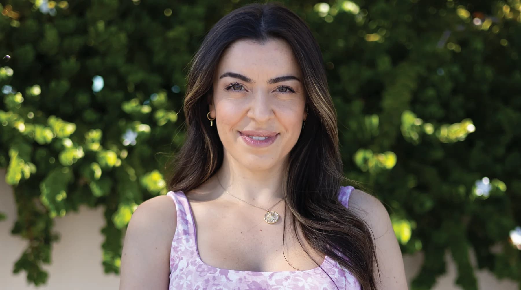 Black-and-white portrait of Nafiye Erdogan, Wellness Founder behind thejournie.com